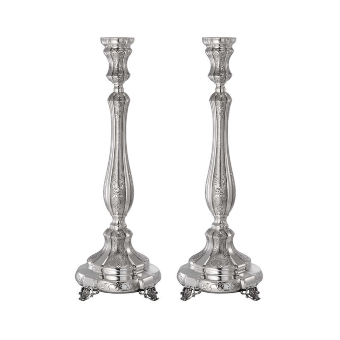 זוג פמוטים קורולה מקושט 