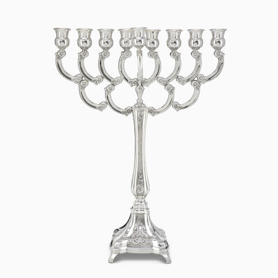 חנוכייה מתתיהו מקוש בי' זר מן 