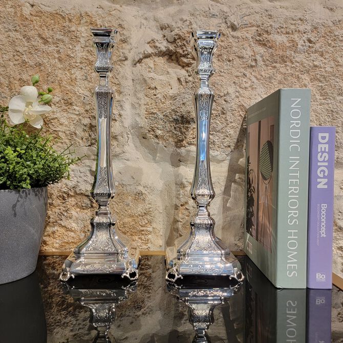 זוג פמוטים קומינו מקושט גדול 