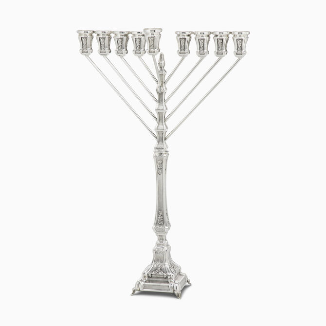 חנוכיה קורן חבד מקושטת בינונית 