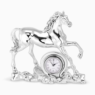 סוס מצופה כסף עומד עם שעון 