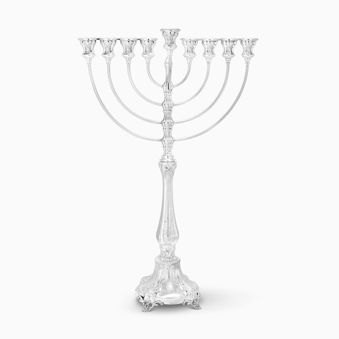 חנוכיה בולנו מקושטת
