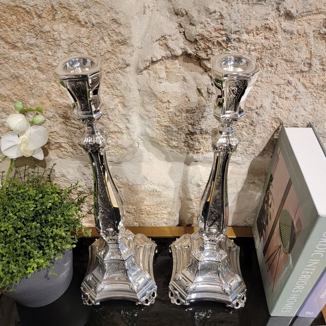 זוג פמוטים באקיו מקושט גדול 